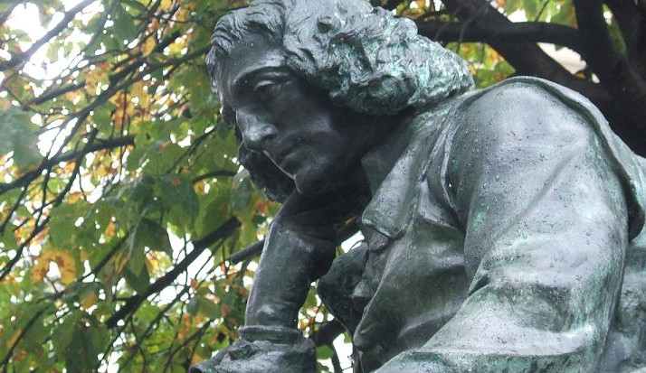 Spinoza Statue